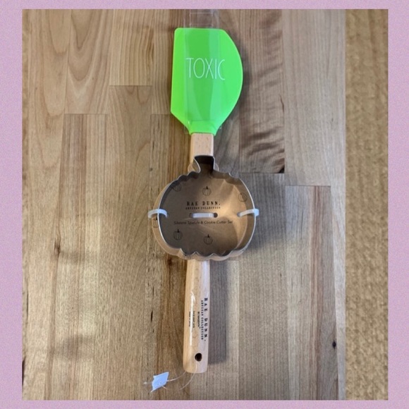 RAE DUNN “TOXIC” LL SPATULA COOKIE CUTTER SET - Picture 1 of 5